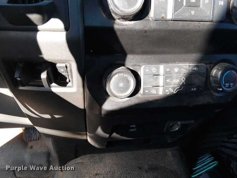 image for item EE4998 2021 Ford F450 Super Duty truck cab and chassis