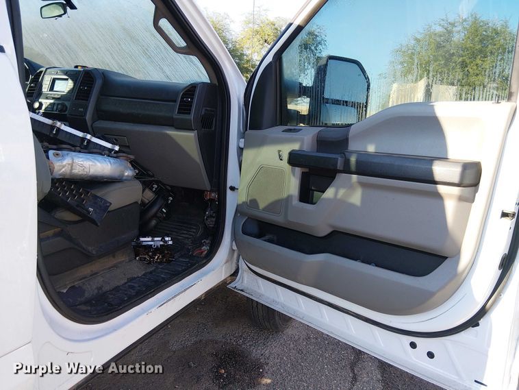 image for item EE4998 2021 Ford F450 Super Duty truck cab and chassis