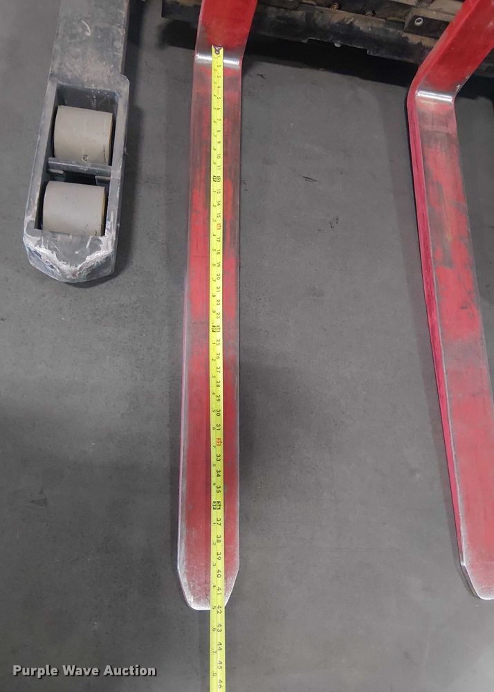 image for item EE5009 2023 Hyster N35ZR3-16.25 reach truck