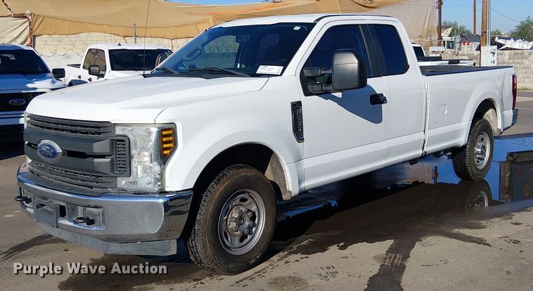 image for item EE5011 2018 Ford F250 Super Duty SuperCab pickup truck
