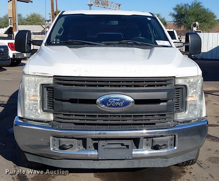 image for item EE5011 2018 Ford F250 Super Duty SuperCab pickup truck