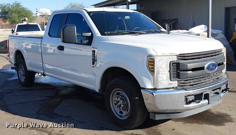 image for item EE5011 2018 Ford F250 Super Duty SuperCab pickup truck