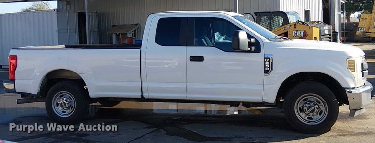 image for item EE5011 2018 Ford F250 Super Duty SuperCab pickup truck
