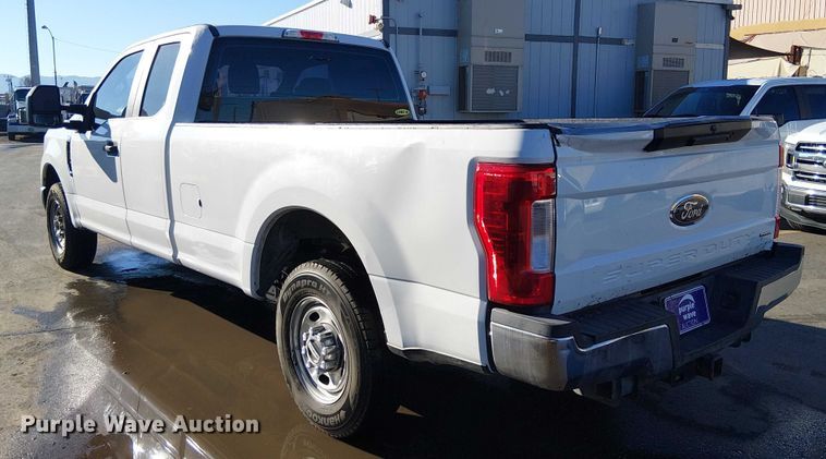 image for item EE5011 2018 Ford F250 Super Duty SuperCab pickup truck