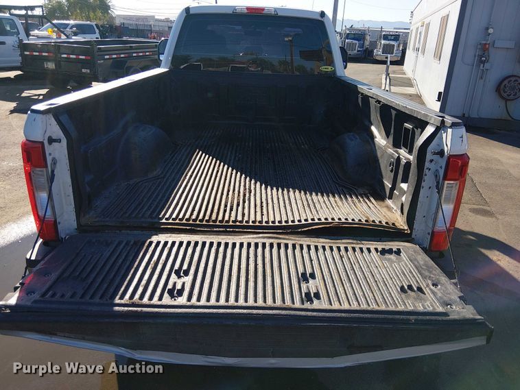 image for item EE5011 2018 Ford F250 Super Duty SuperCab pickup truck