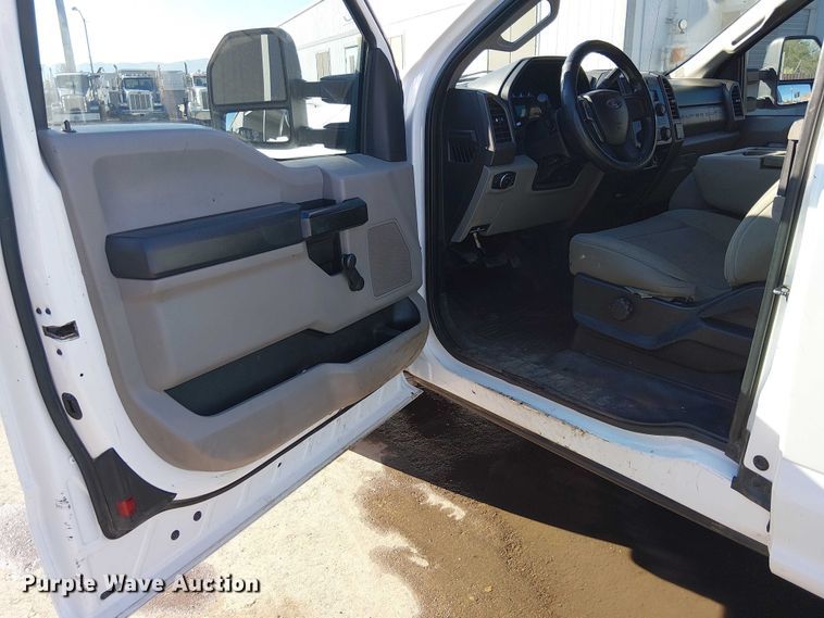 image for item EE5011 2018 Ford F250 Super Duty SuperCab pickup truck