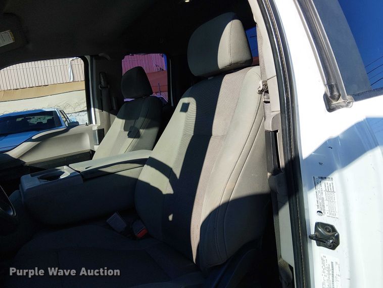 image for item EE5011 2018 Ford F250 Super Duty SuperCab pickup truck