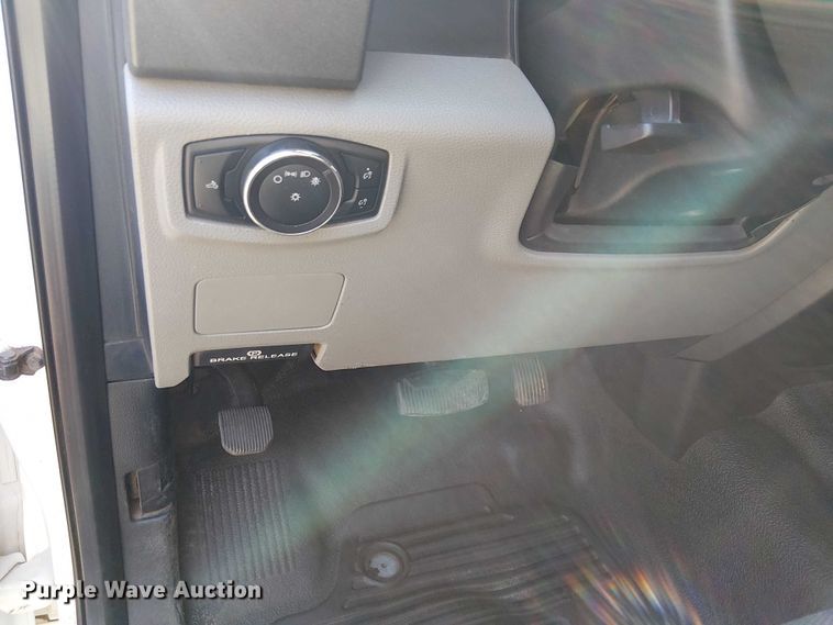 image for item EE5011 2018 Ford F250 Super Duty SuperCab pickup truck