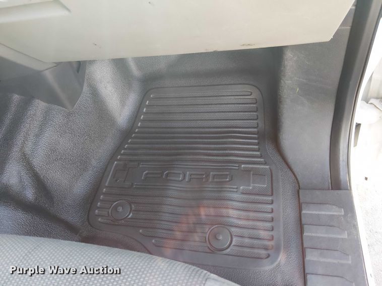 image for item EE5011 2018 Ford F250 Super Duty SuperCab pickup truck