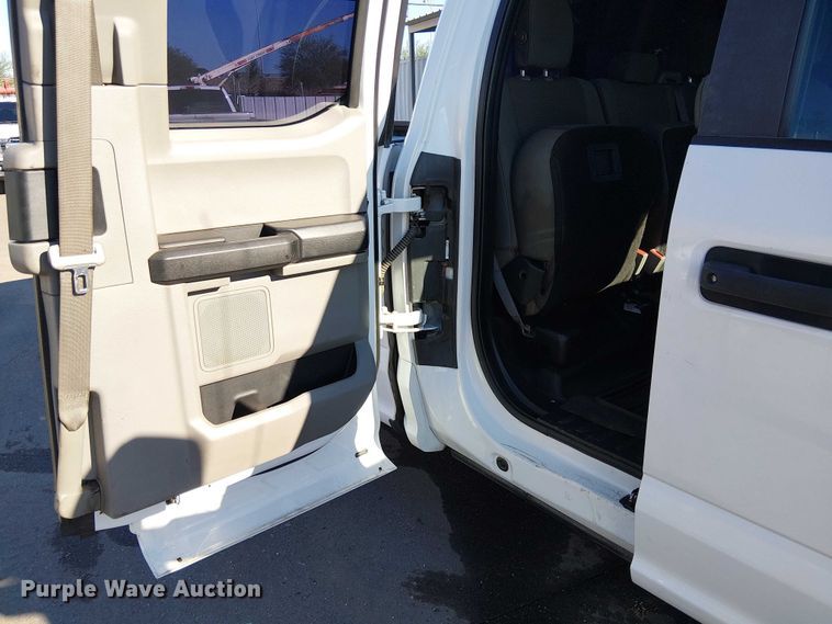 image for item EE5011 2018 Ford F250 Super Duty SuperCab pickup truck