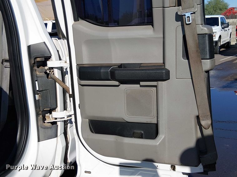 image for item EE5011 2018 Ford F250 Super Duty SuperCab pickup truck