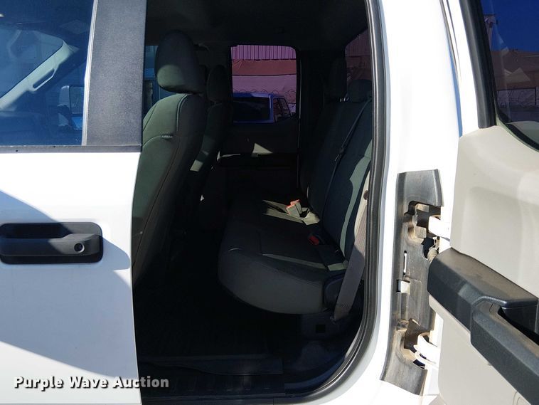 image for item EE5011 2018 Ford F250 Super Duty SuperCab pickup truck