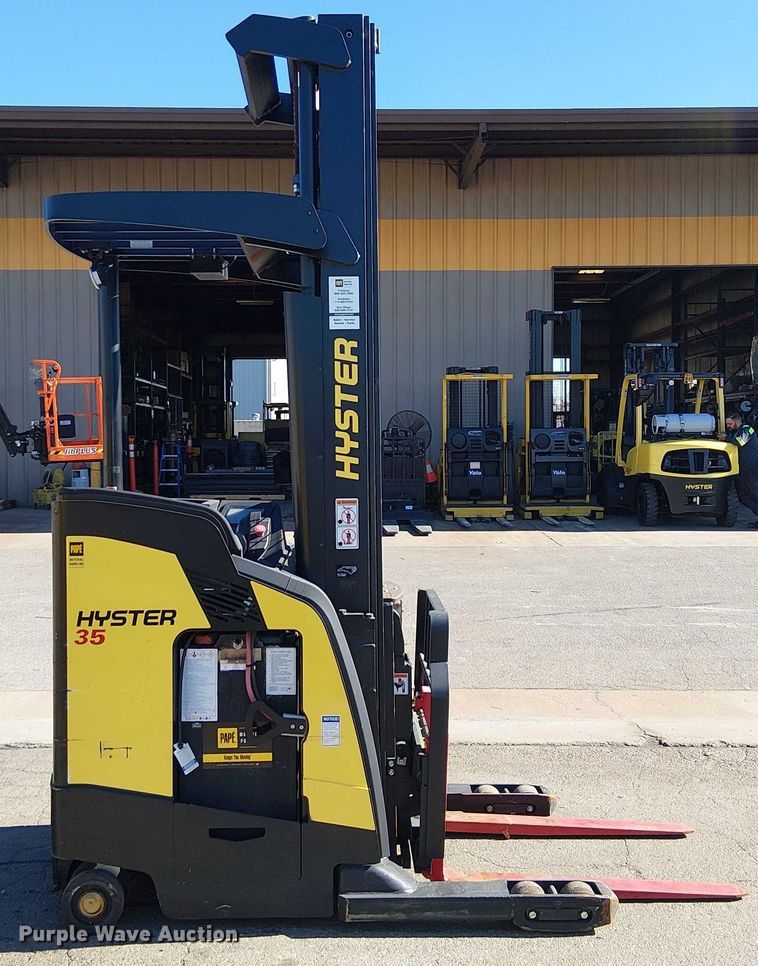 image for item EE5030 2023 Hyster N35ZR3 reach truck