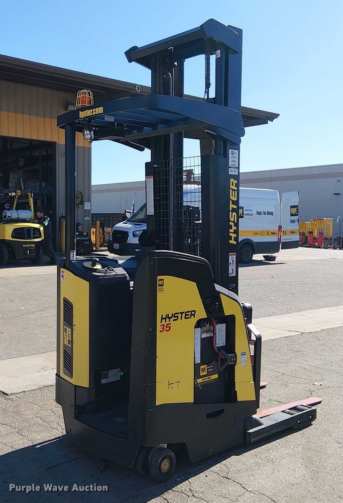 image for item EE5030 2023 Hyster N35ZR3 reach truck