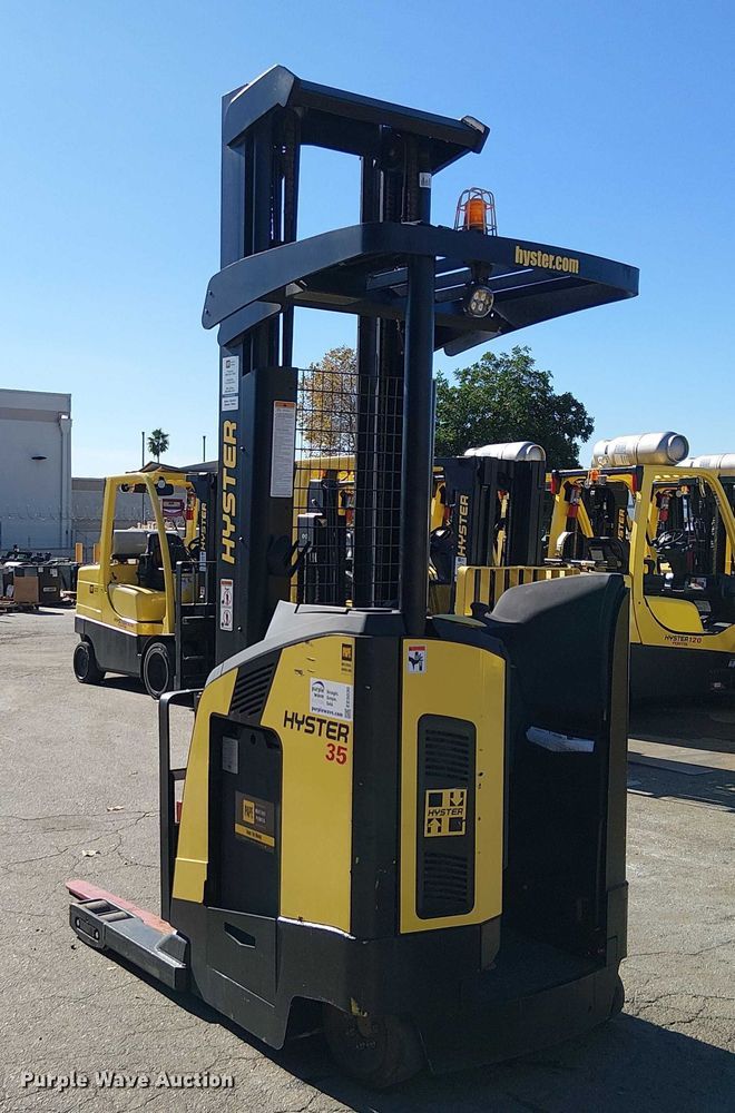 image for item EE5030 2023 Hyster N35ZR3 reach truck