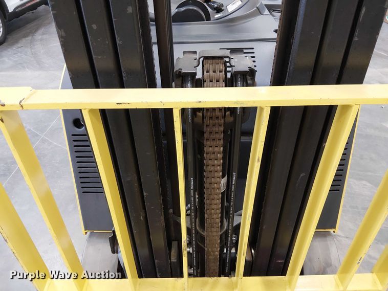 image for item EE5031 2023 Hyster E35HSD3-18 forklift