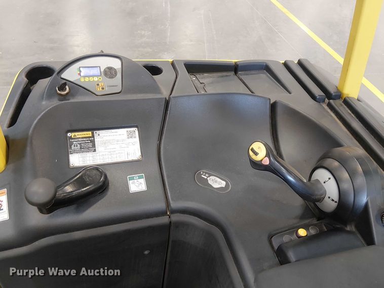 image for item EE5031 2023 Hyster E35HSD3-18 forklift