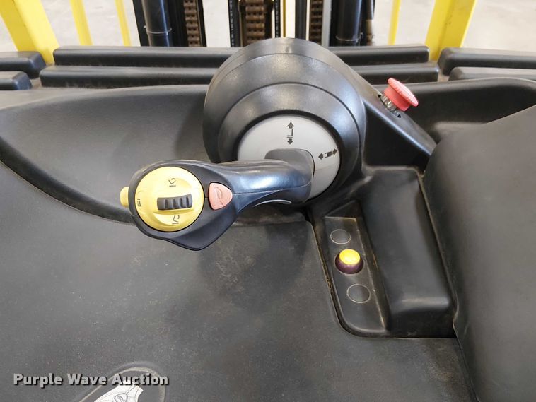 image for item EE5031 2023 Hyster E35HSD3-18 forklift