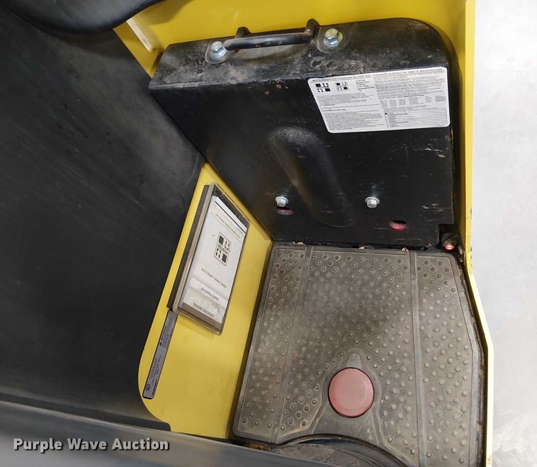 image for item EE5031 2023 Hyster E35HSD3-18 forklift