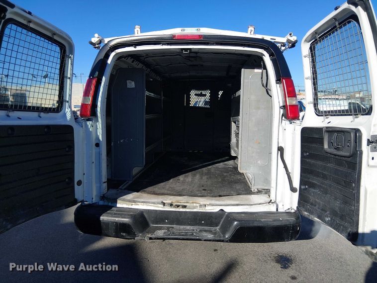 image for item EE5032 2015 Chevrolet Express van