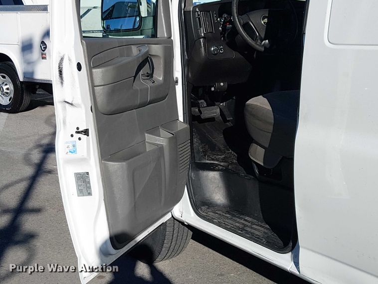 image for item EE5032 2015 Chevrolet Express van