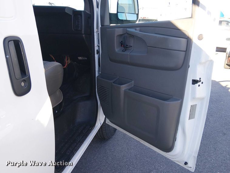 image for item EE5032 2015 Chevrolet Express van