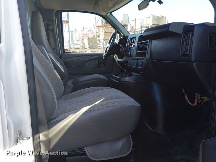 image for item EE5032 2015 Chevrolet Express van