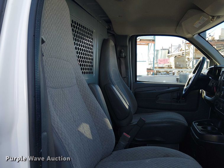 image for item EE5032 2015 Chevrolet Express van