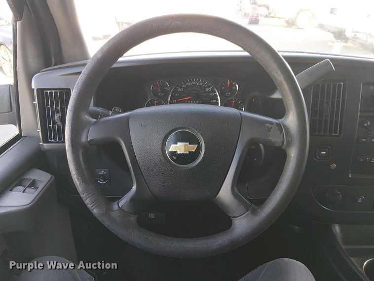 image for item EE5032 2015 Chevrolet Express van