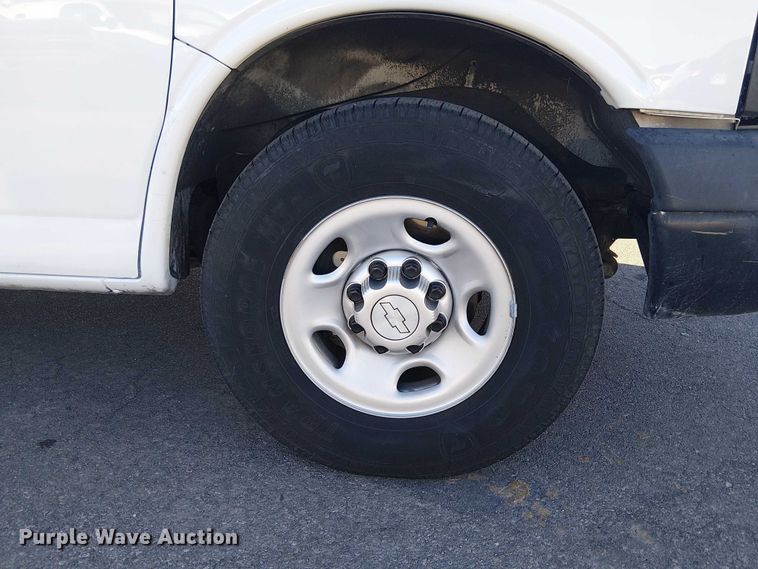 image for item EE5032 2015 Chevrolet Express van