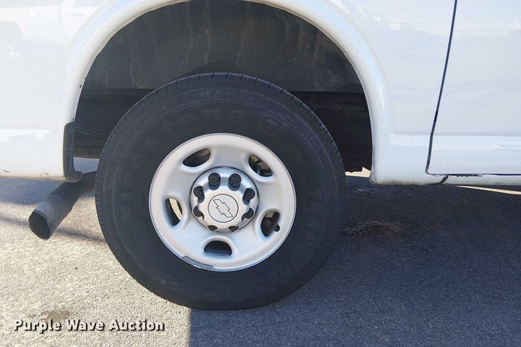 image for item EE5032 2015 Chevrolet Express van