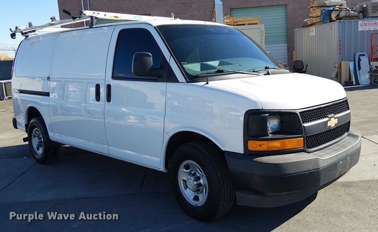 image for item EE5036 2017 Chevrolet Express van