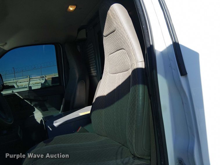 image for item EE5036 2017 Chevrolet Express van