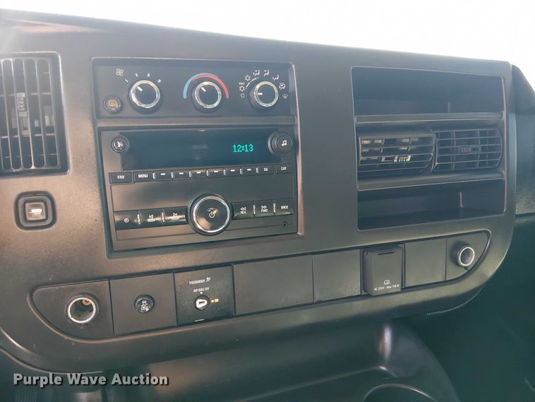 image for item EE5036 2017 Chevrolet Express van