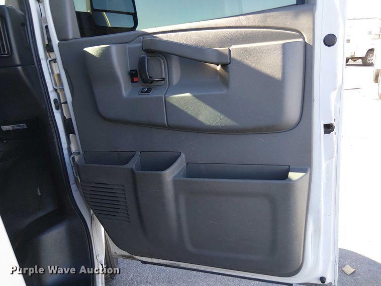 image for item EE5036 2017 Chevrolet Express van