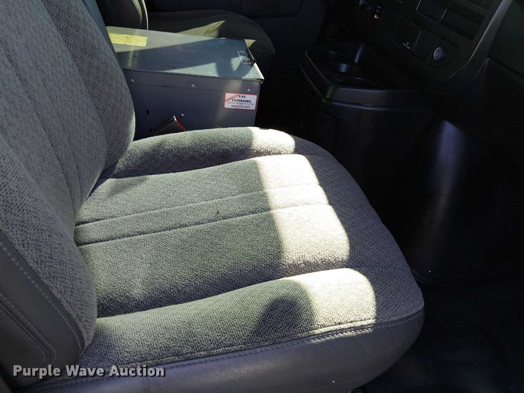 image for item EE5036 2017 Chevrolet Express van