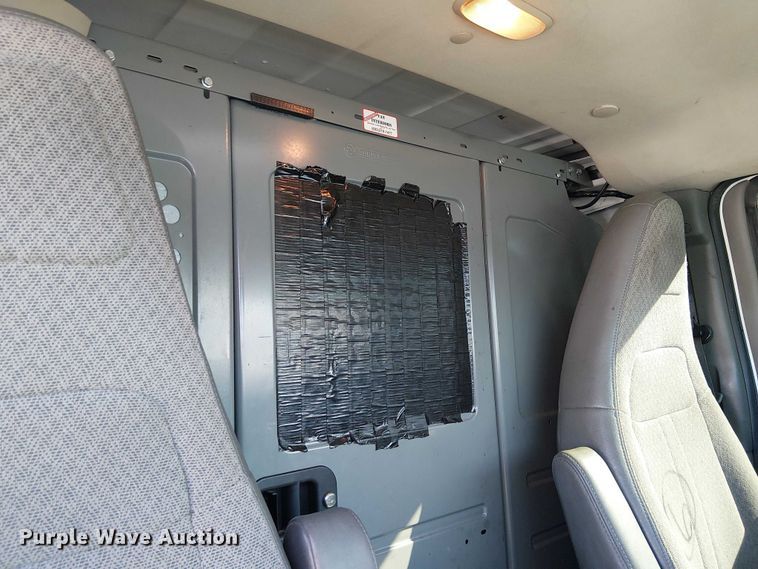 image for item EE5036 2017 Chevrolet Express van