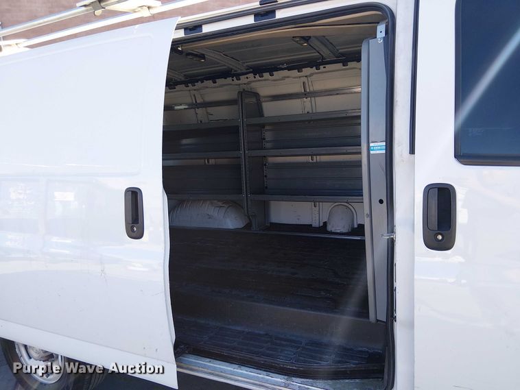 image for item EE5036 2017 Chevrolet Express van