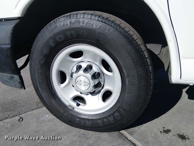 image for item EE5036 2017 Chevrolet Express van