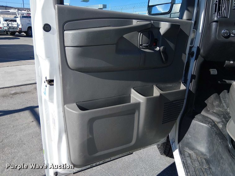 image for item EE5038 2012 Chevrolet Express van