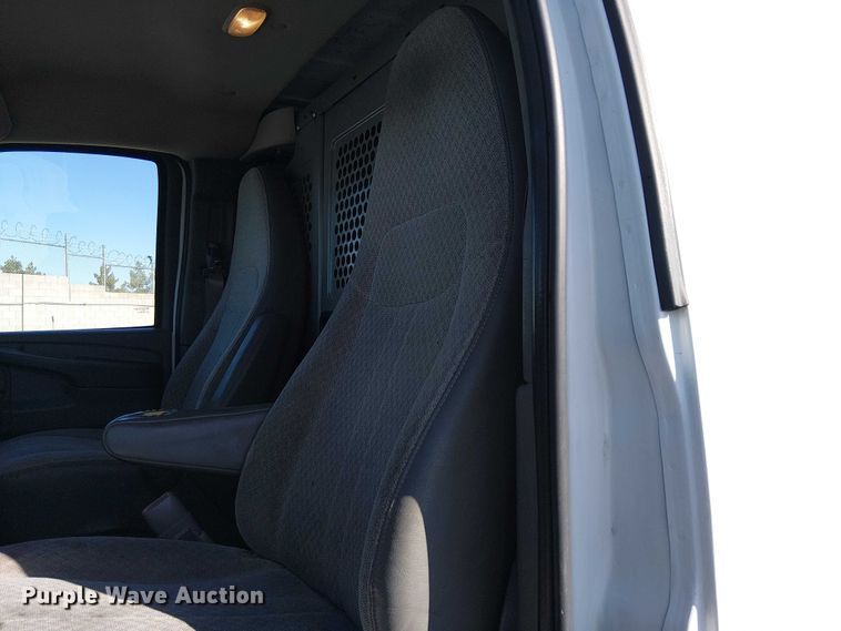 image for item EE5038 2012 Chevrolet Express van