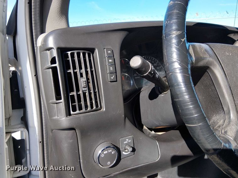 image for item EE5038 2012 Chevrolet Express van