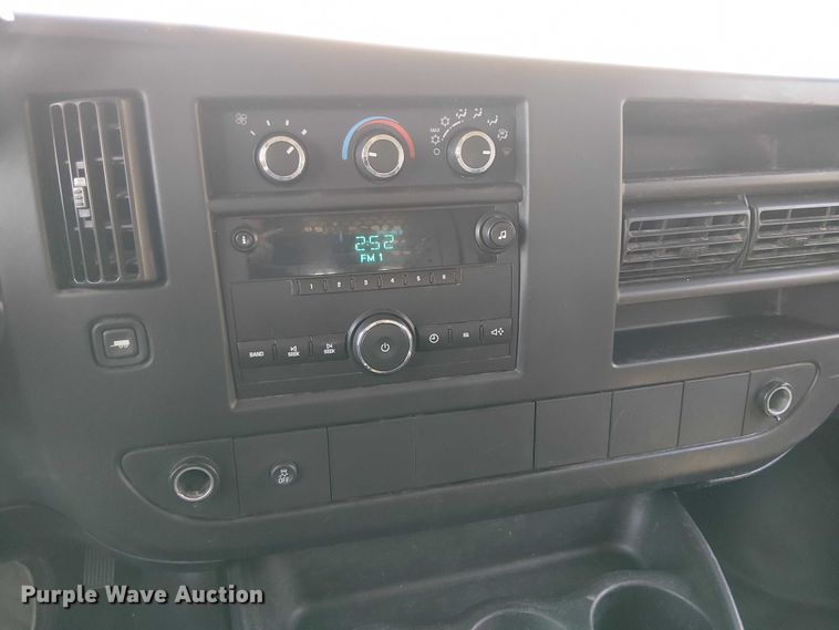 image for item EE5038 2012 Chevrolet Express van