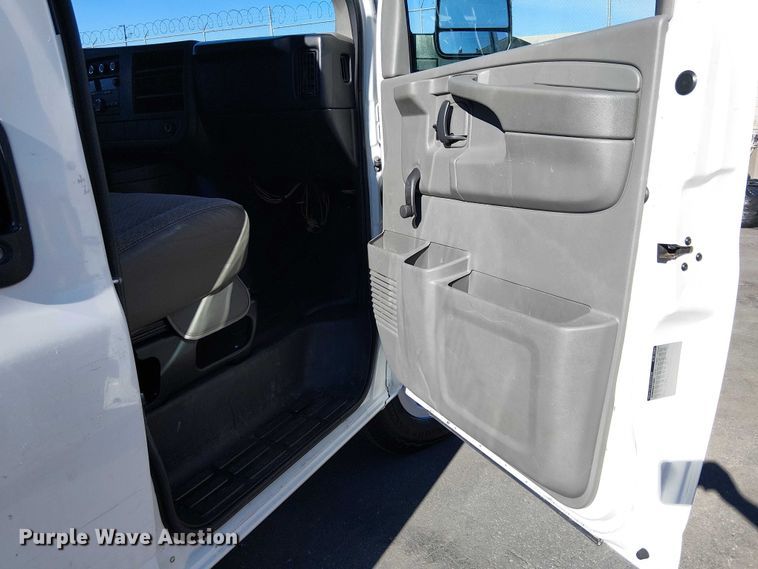 image for item EE5038 2012 Chevrolet Express van