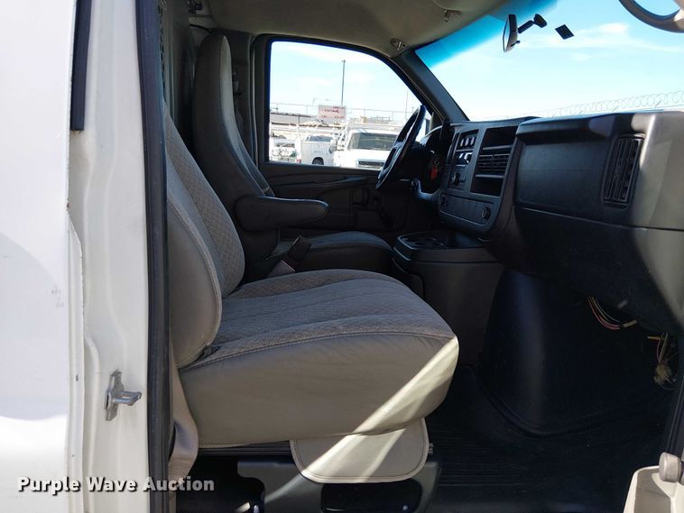 image for item EE5038 2012 Chevrolet Express van