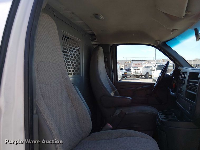 image for item EE5038 2012 Chevrolet Express van