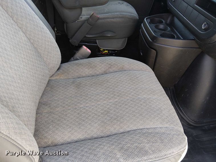 image for item EE5038 2012 Chevrolet Express van