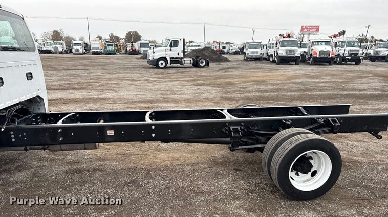 image for item EG1780 2016 Ford F650 Super Duty  truck cab and chassis