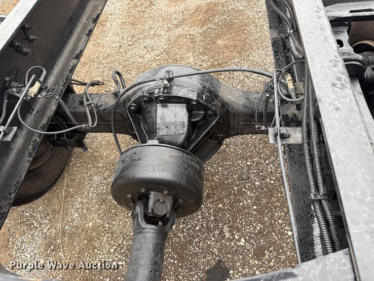 image for item EG1780 2016 Ford F650 Super Duty  truck cab and chassis