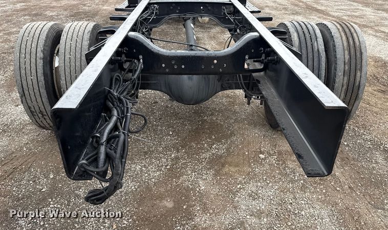 image for item EG1780 2016 Ford F650 Super Duty  truck cab and chassis